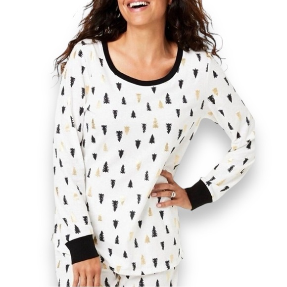 Macy's Tops - NWT Christmas Long Sleeve Scoop Neck Tee w/Black & Metallic Gold Trees Size XXL